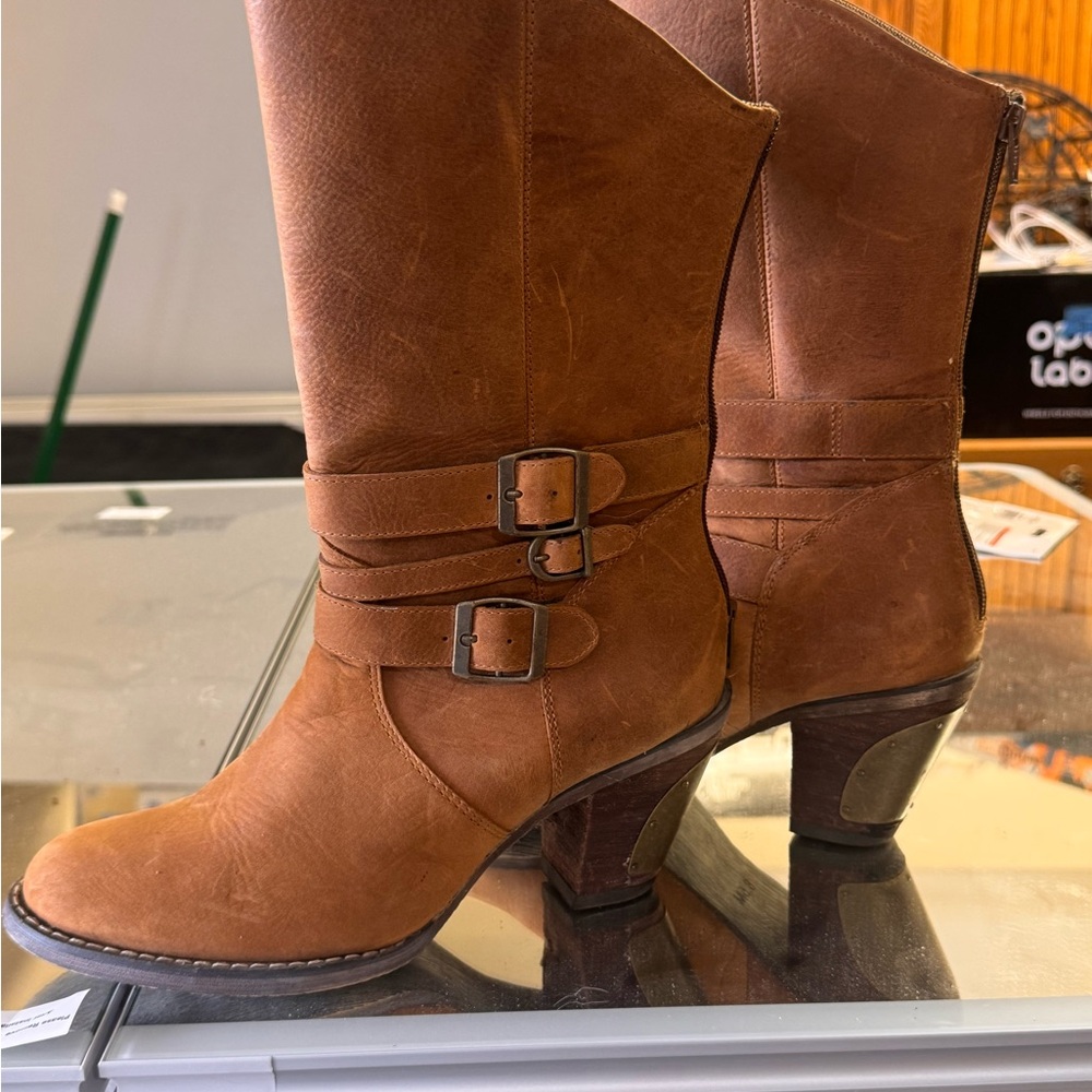 Durango Brown Heeled Boots with Buckle Straps